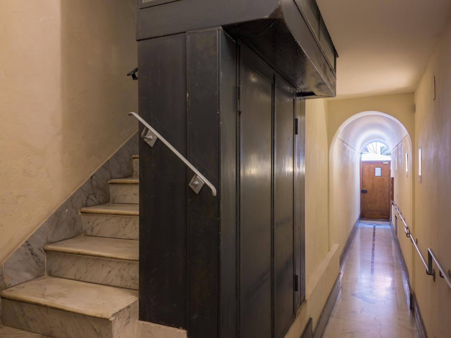 The Rent - Charming Two-bedroom Near The Vatican Appartamento